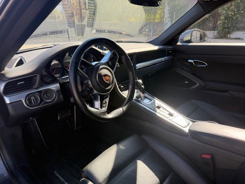 Used 2017 Porsche 911 Carrera image 6