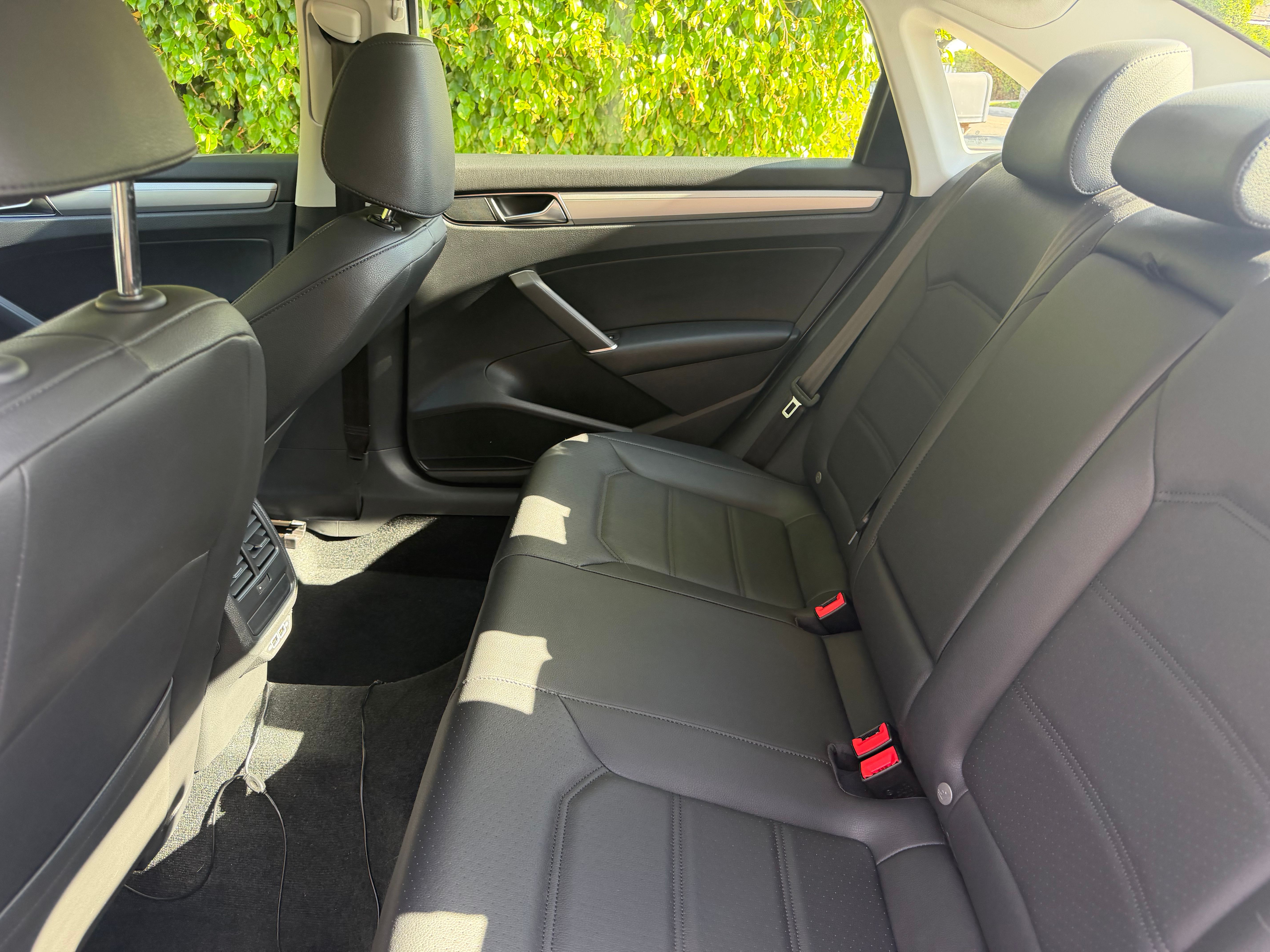 Used 2019 Volkswagen Passat 2.0T Wolfsburg FWD image 1