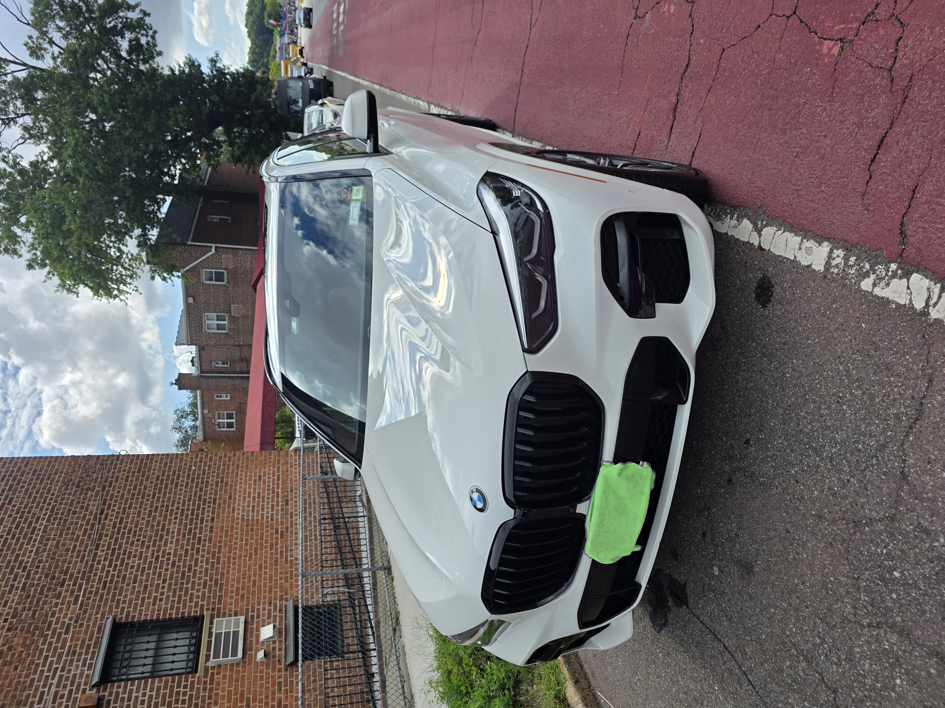 Used 2022 BMW X5 xDrive40i w/ M Sport Package AWD/4WD image 1