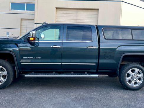 Used 2017 GMC Sierra 2500 Denali w/ Duramax Plus Package image 4