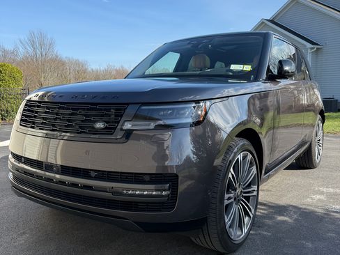 Used 2025 Land Rover Range Rover SE image 5