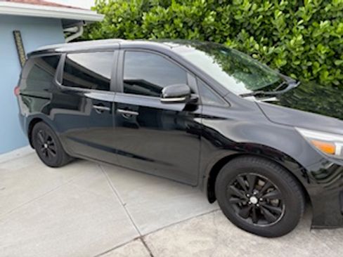 Used 2016 Kia Sedona LX w/ LX Convenience Package image 8