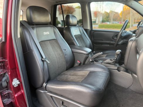 Used 2008 Chevrolet TrailBlazer SS w/ Sun And 6-Disc Cd Package image 18