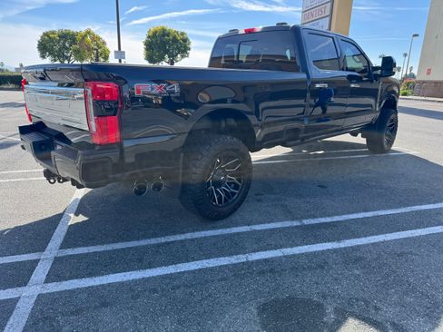 Used 2023 Ford F350 Platinum image 4