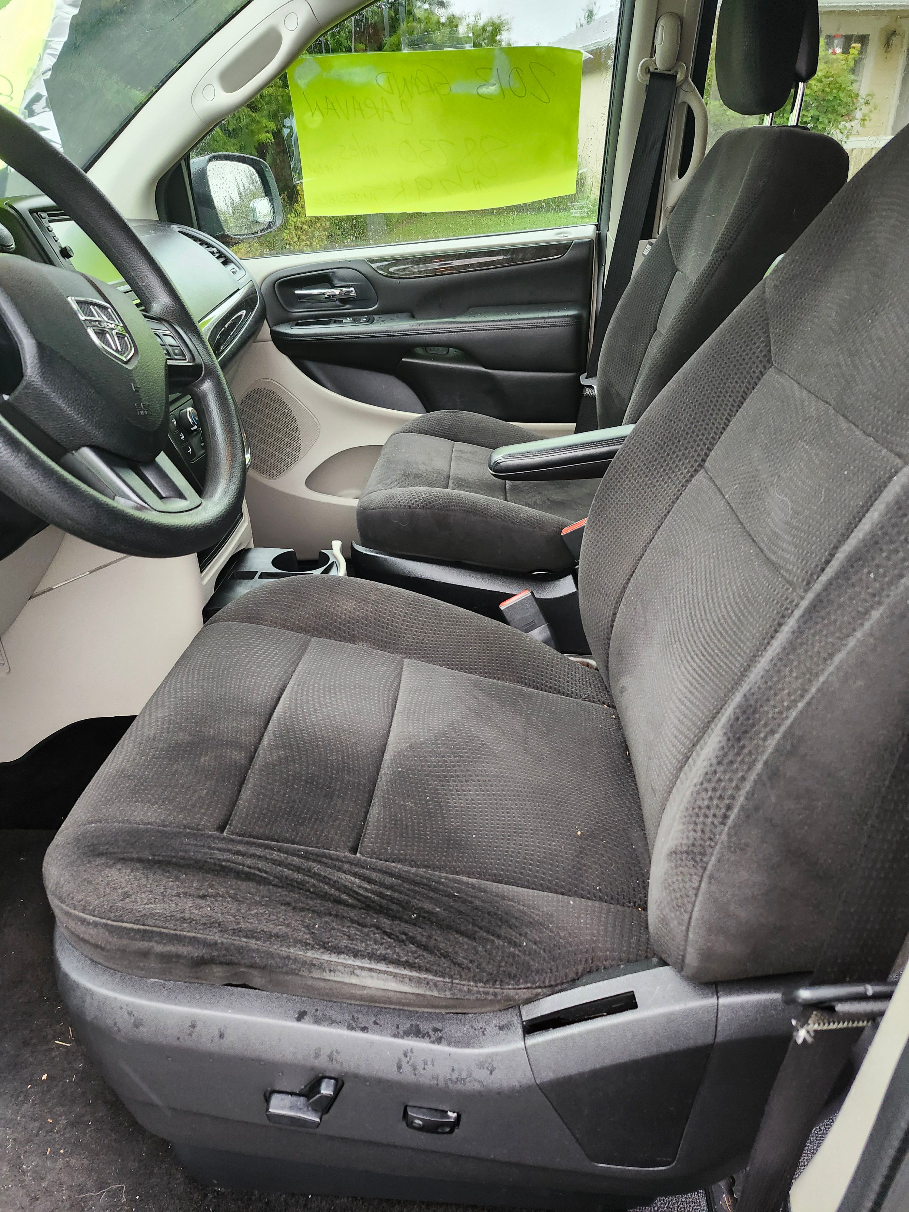 Used 2013 Dodge Grand Caravan SXT FWD image 6