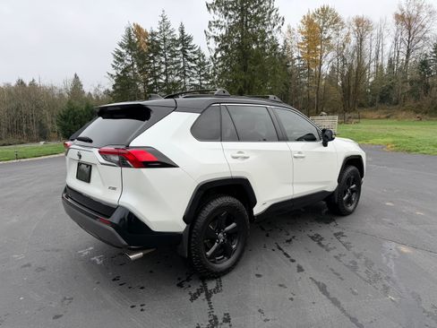 Used 2020 Toyota RAV4 XSE image 9