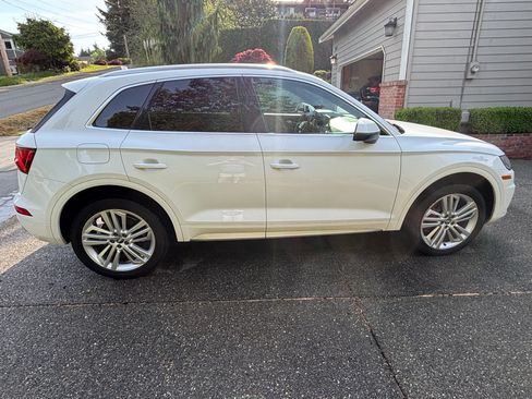 Used 2018 Audi Q5 2.0T Premium Plus w/ Premium Plus Package AWD/4WD image 16