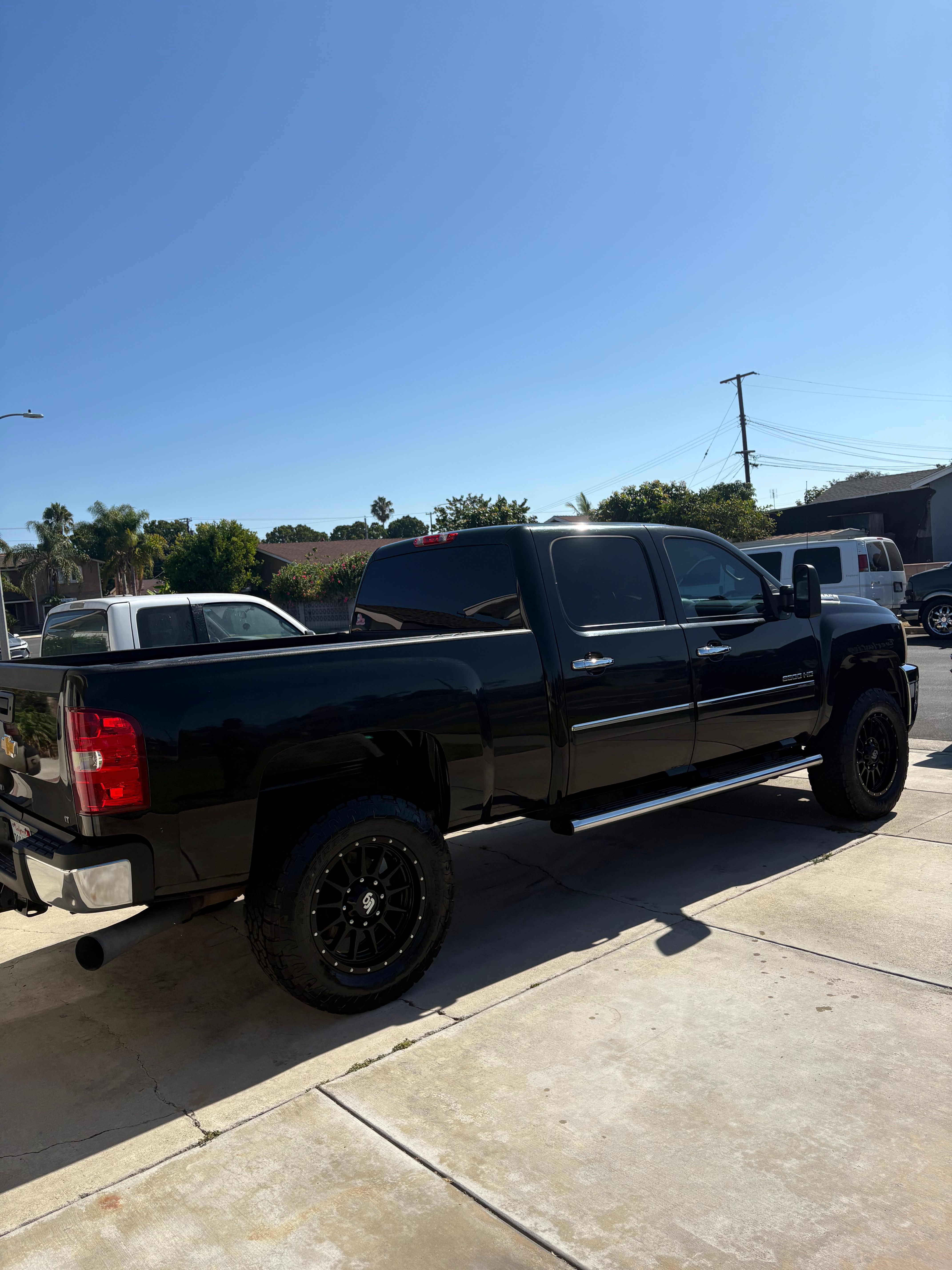 Used 2014 Chevrolet Silverado 2500 LT w/ Custom Sport Truck Package RWD image 4