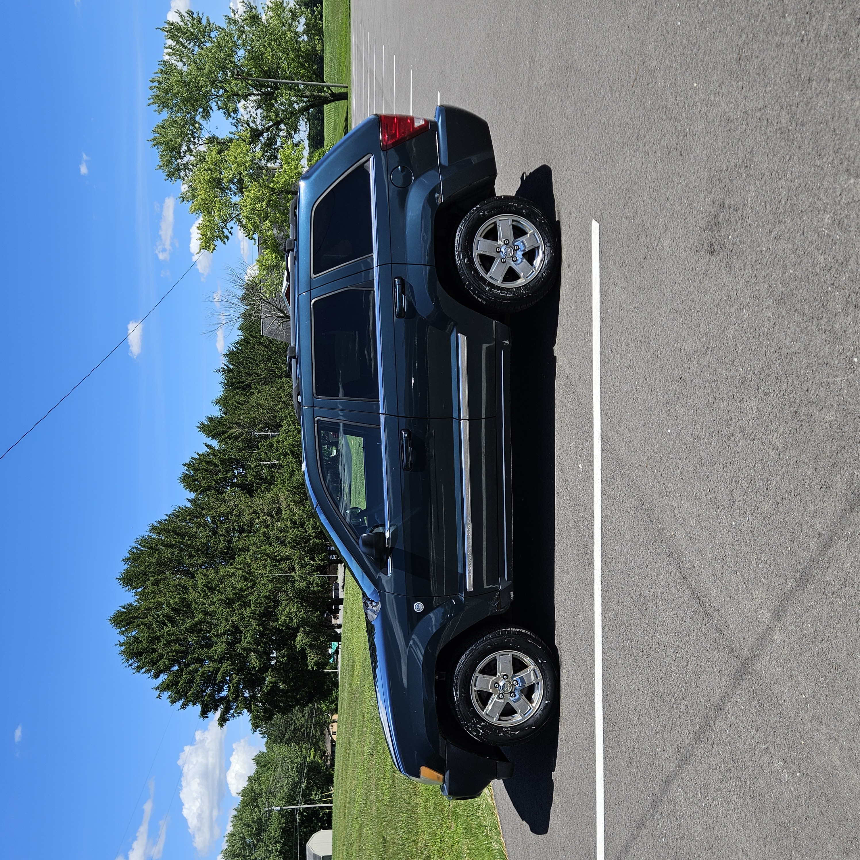 Used 2005 Jeep Grand Cherokee Limited AWD/4WD image 9