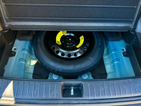 Used 2023 Kia Sportage EX image 13