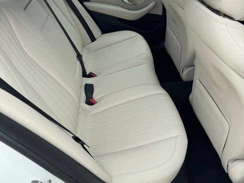 Used 2020 Mercedes-Benz E 350 Sedan image 13