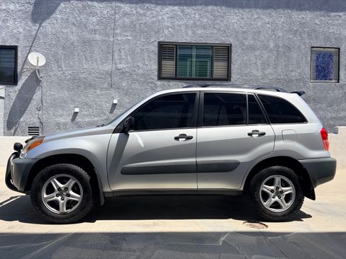Used 2001 Toyota RAV4 2WD image 2