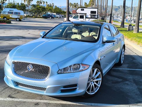 Used 2013 Jaguar XJ image 2