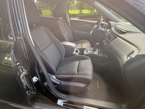 Used 2018 Nissan Rogue SV AWD/4WD image 8