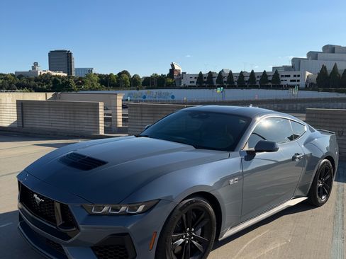 Used 2024 Ford Mustang GT RWD image 1