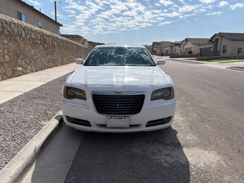 Used 2013 Chrysler 300 S RWD image 2