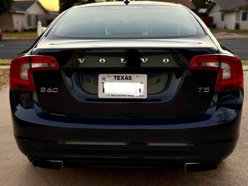 Used 2014 Volvo S60 T5 image 2