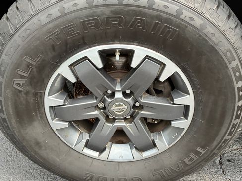 Used 2018 Nissan Frontier PRO-4X w/ Pro-4x Luxury Package AWD/4WD image 11