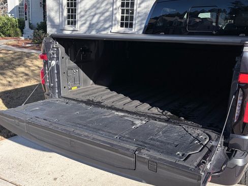 Used 2022 Ford F150 Lightning Lariat w/ Equipment Group 511A High image 18