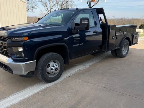 Used 2020 Chevrolet Silverado 3500 W/T w/ WT Convenience Package image 2
