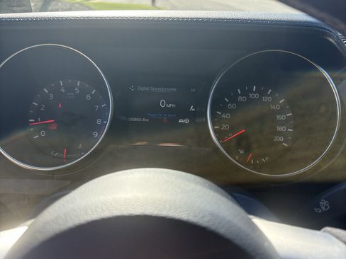 Used 2018 Ford Mustang Shelby GT350 w/ Convenience Package image 11