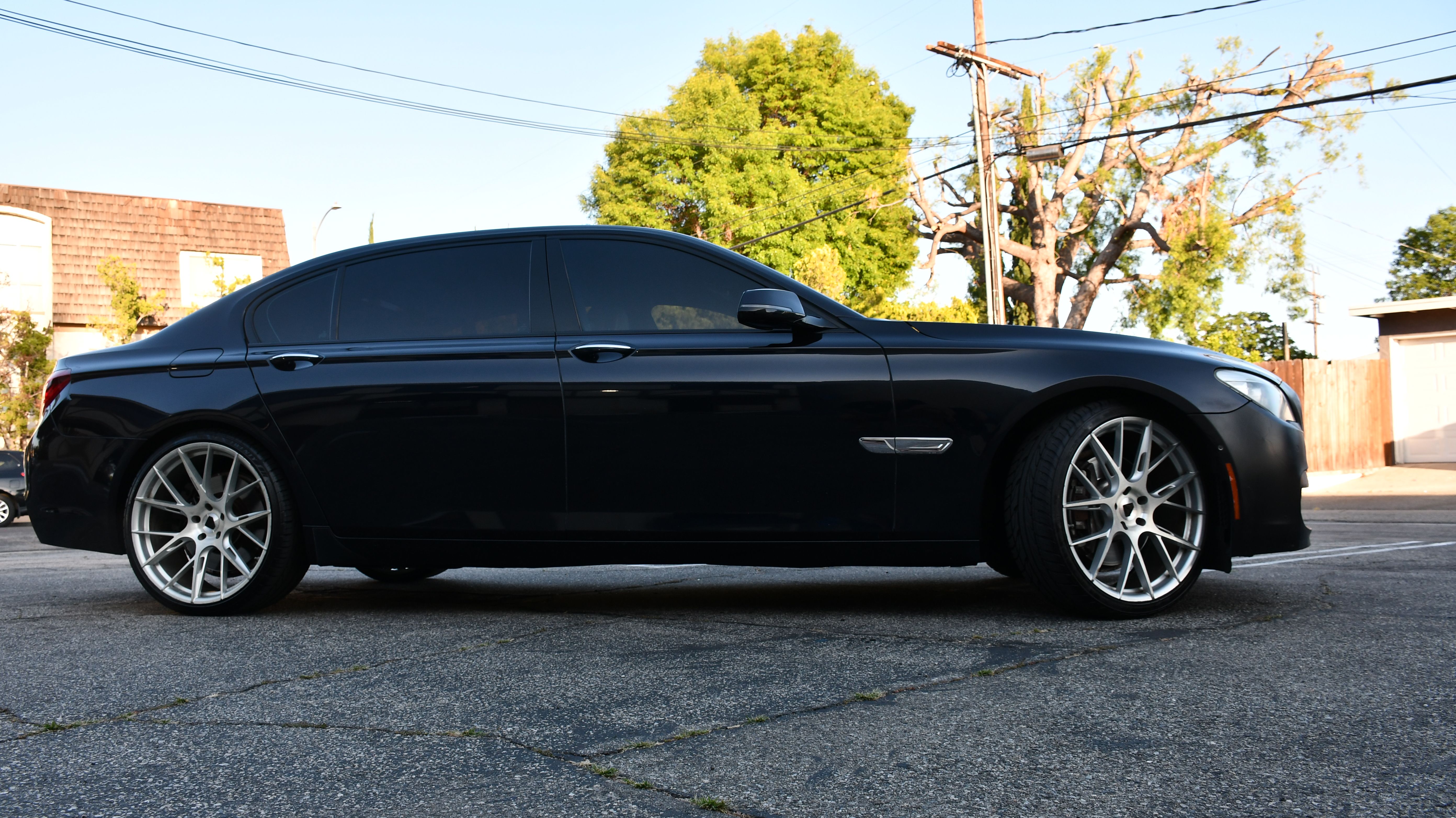 Used 2013 BMW 750Li RWD image 1