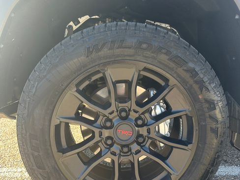 Used 2024 Toyota Tundra Limited image 5