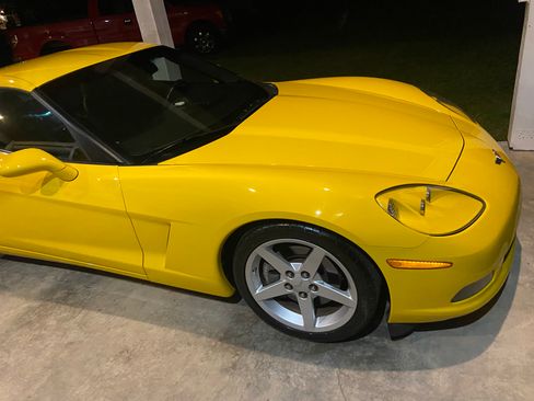 Used 2006 Chevrolet Corvette Coupe 2D image 13