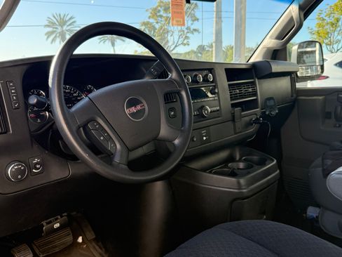 Used 2018 GMC Savana 2500 w/ Driver Convenience Package image 5