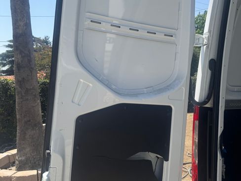 Used 2021 Mercedes-Benz Sprinter 2500 image 9