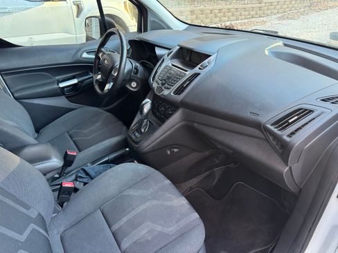 Used 2018 Ford Transit Connect XLT image 9