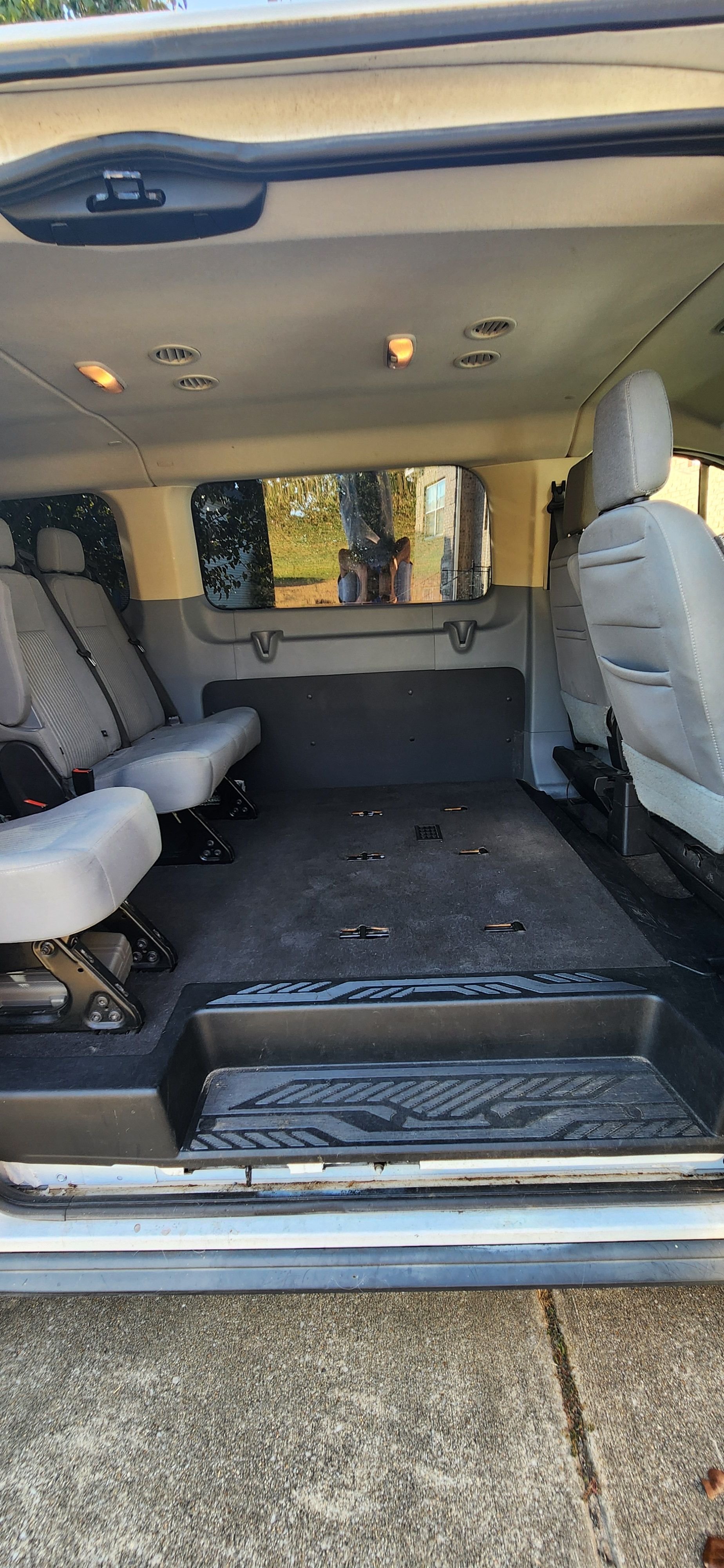 Used 2017 Ford Transit 350 XLT RWD image 11