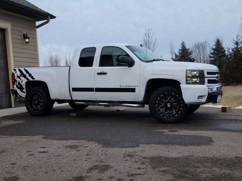 Used 2007 Chevrolet Silverado 1500 LT w/ 1LT Convenience Package image 1