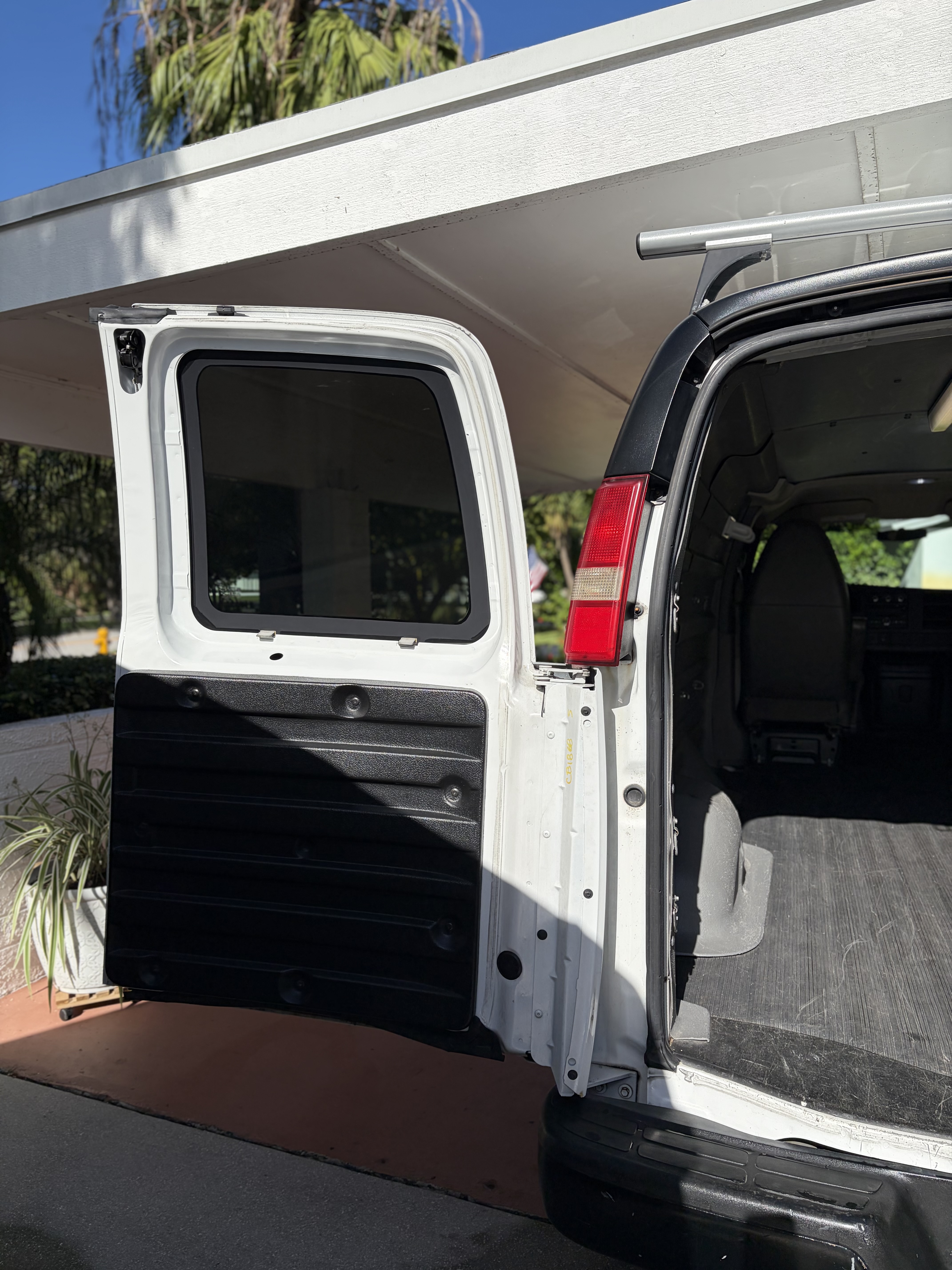 Used 2013 GMC Savana 2500 RWD image 19