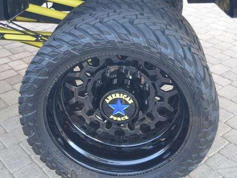 Used 2022 Ford F450 Platinum w/ Camper Package image 12