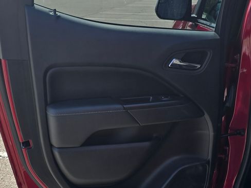 Used 2017 GMC Canyon SLT w/ Trailering Package image 26