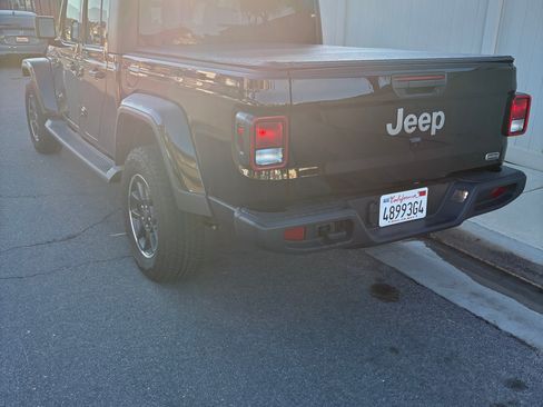 Used 2023 Jeep Gladiator Overland image 5