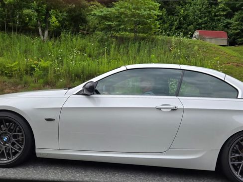 Used 2013 BMW 335i 335i Convertible 2D image 8