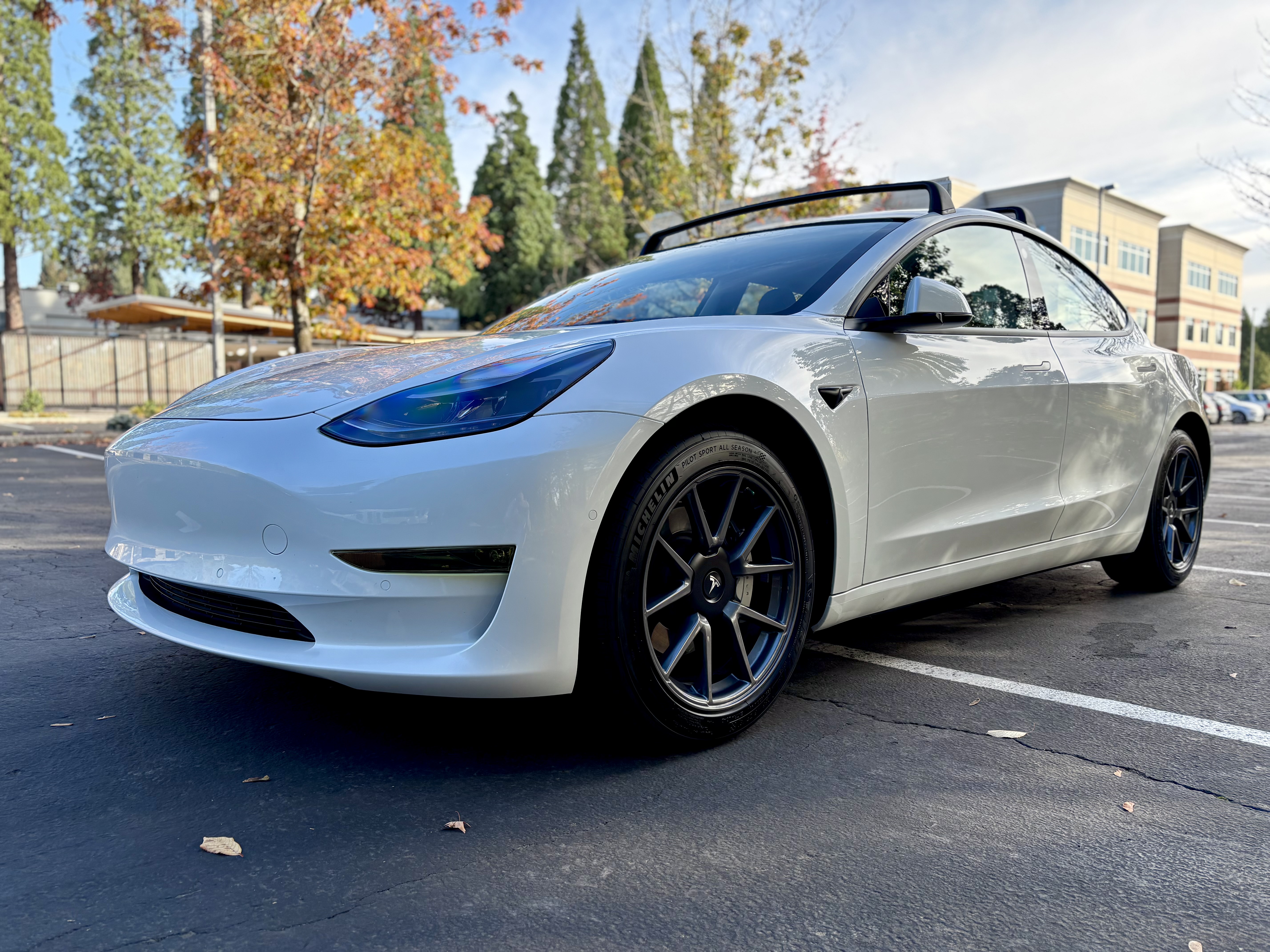 Used 2022 Tesla Model 3 Long Range AWD/4WD image 9