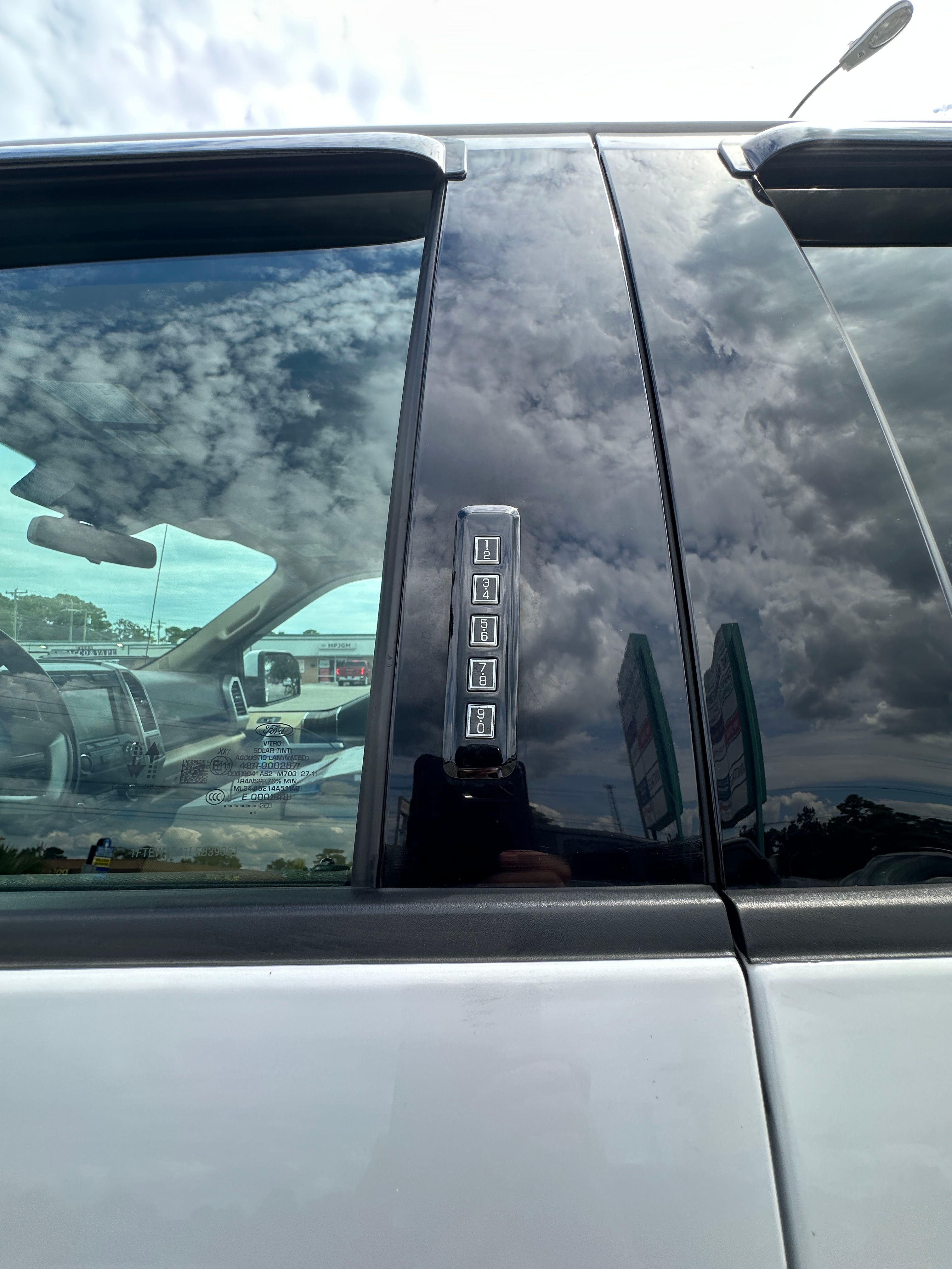 Used 2020 Ford F150 Lariat w/ Equipment Group 501A Mid image 20