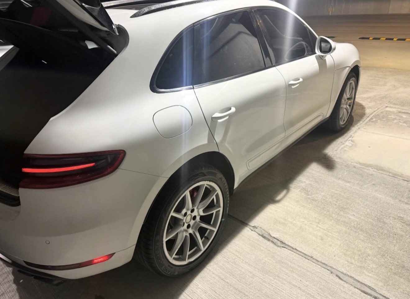 Used 2018 Porsche Macan S w/ Premium Package Plus AWD/4WD image 4