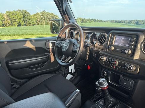 Used 2021 Jeep Gladiator Sport AWD/4WD image 24