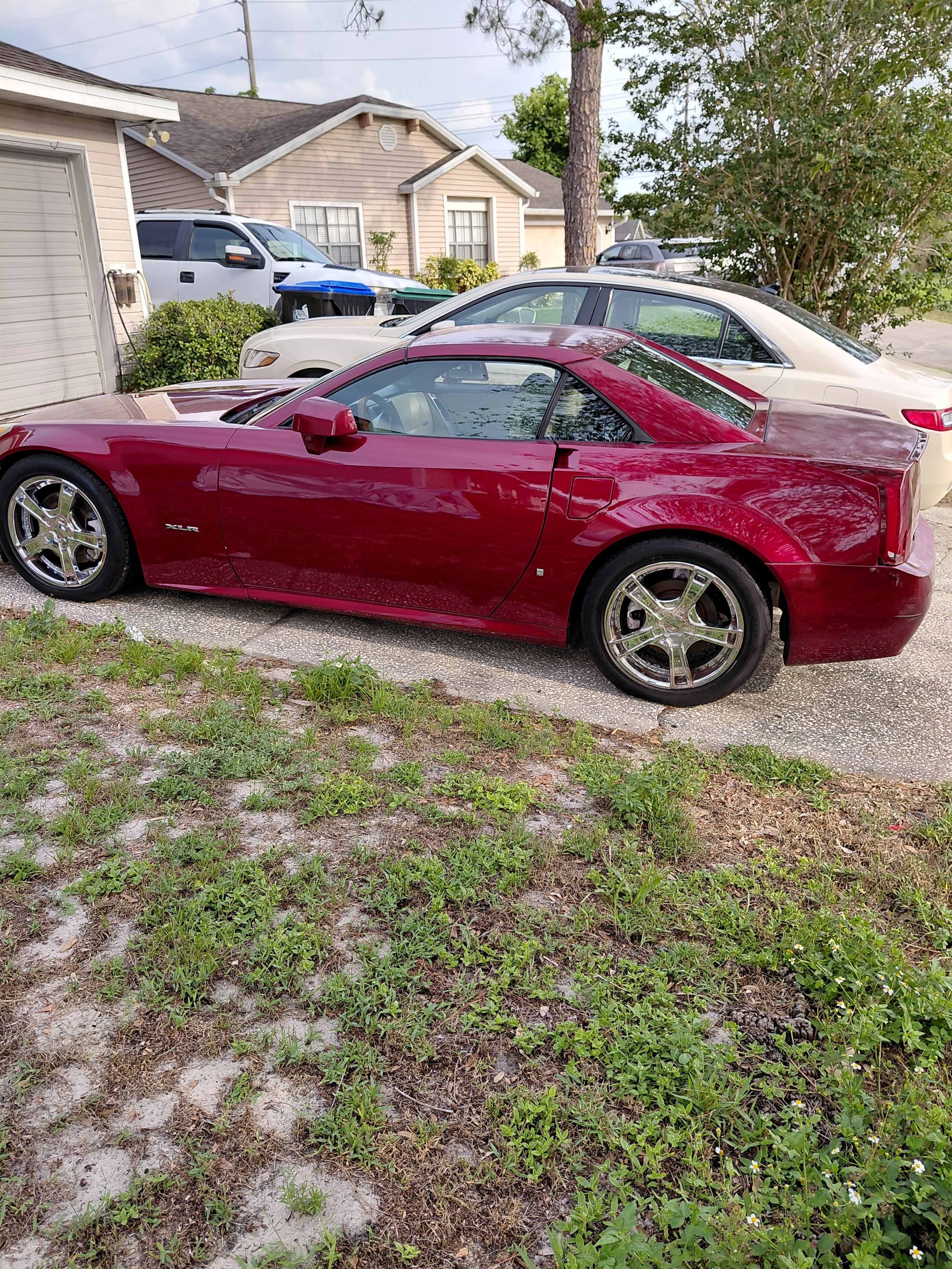 Used 2007 Cadillac XLR RWD image 1
