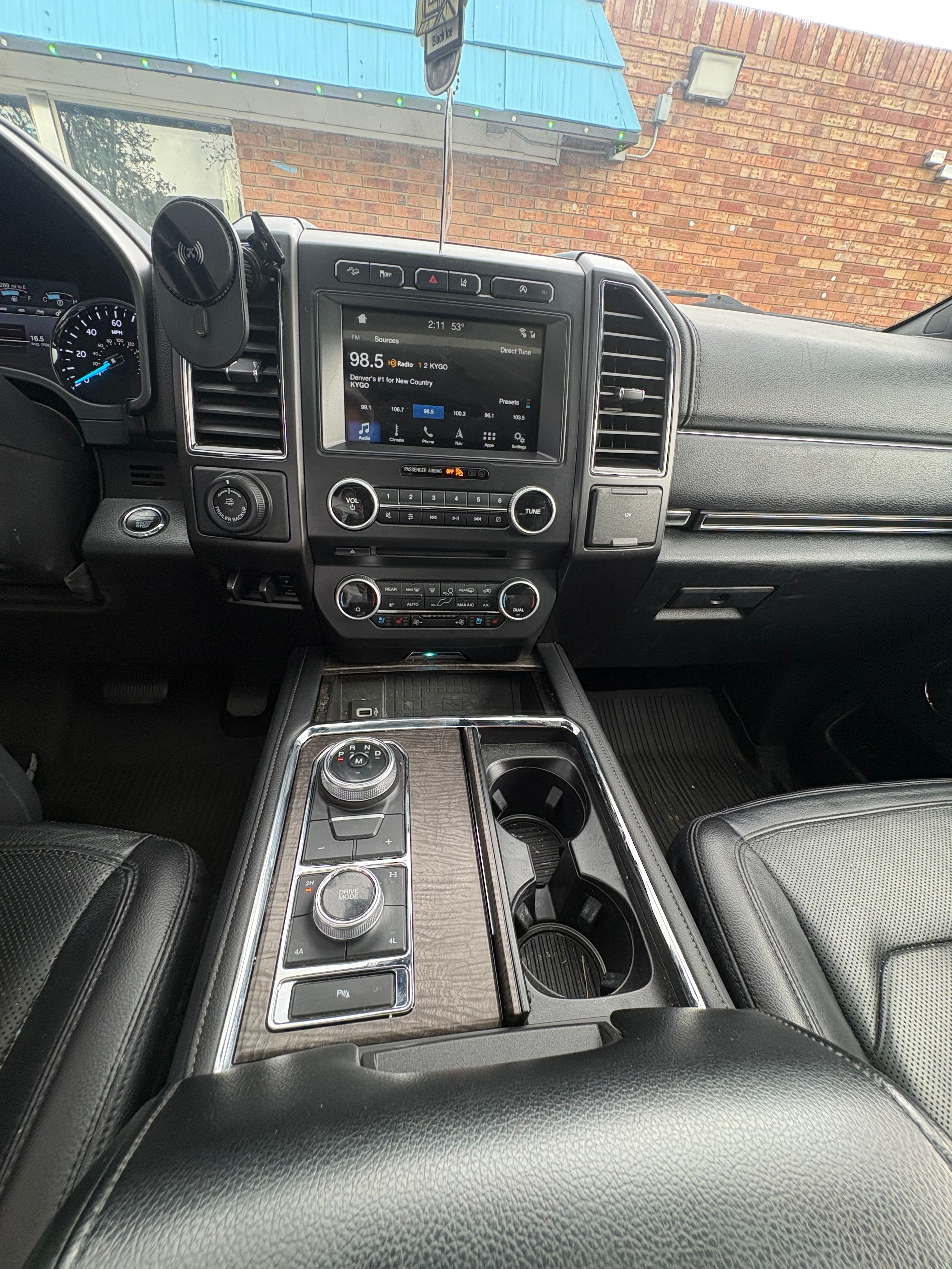 Used 2018 Ford Expedition Limited w/ Equipment Group 301A AWD/4WD image 5