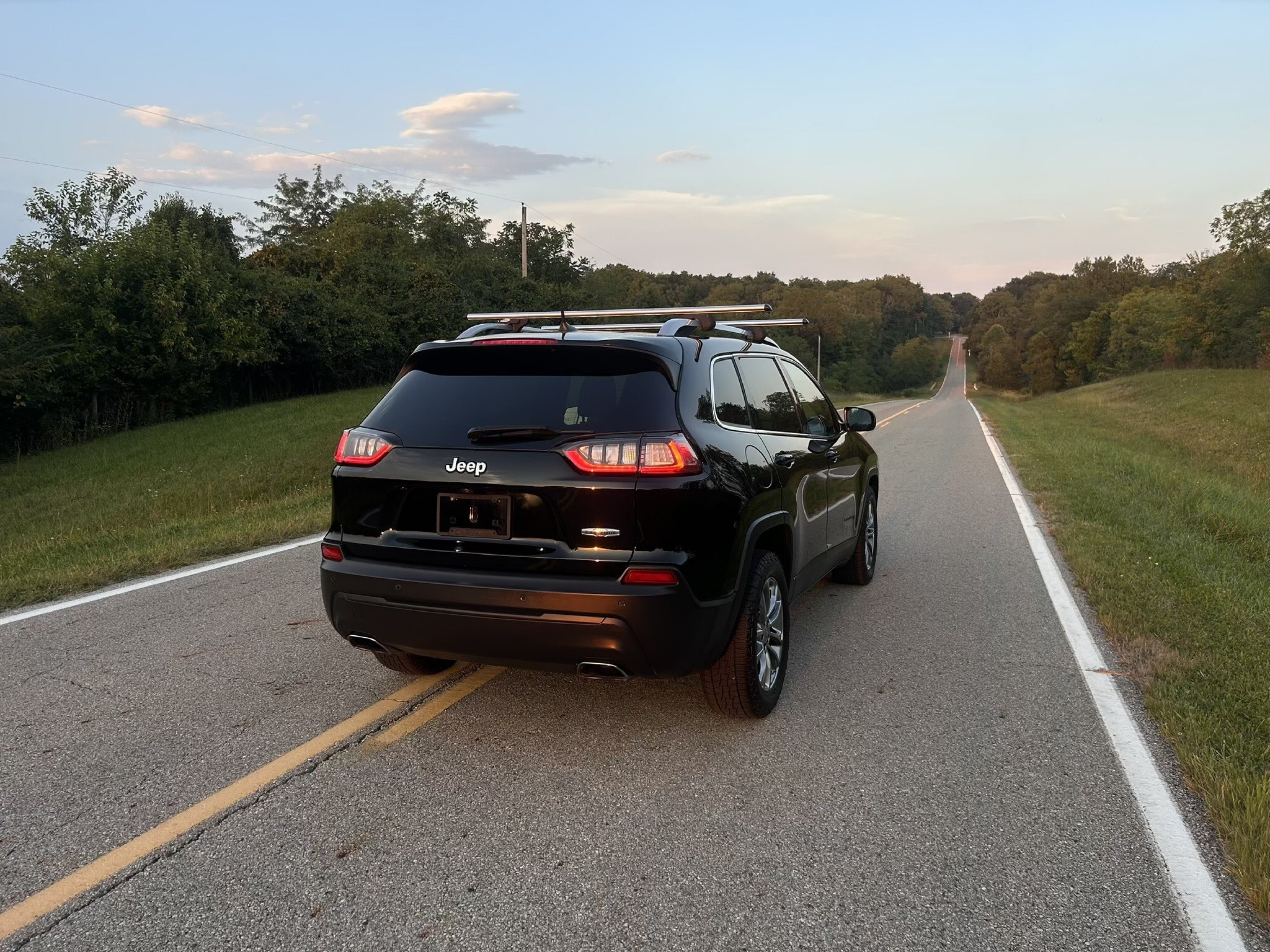 Used 2019 Jeep Cherokee Latitude Plus FWD image 5