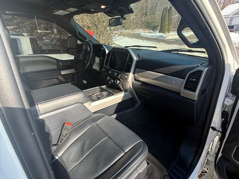 Used 2022 Ford F250 Lariat w/ Lariat Ultimate Package image 12