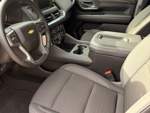 Used 2024 Chevrolet Tahoe LS RWD image 6