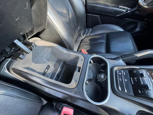Used 2012 Porsche Cayenne Turbo AWD/4WD image 23