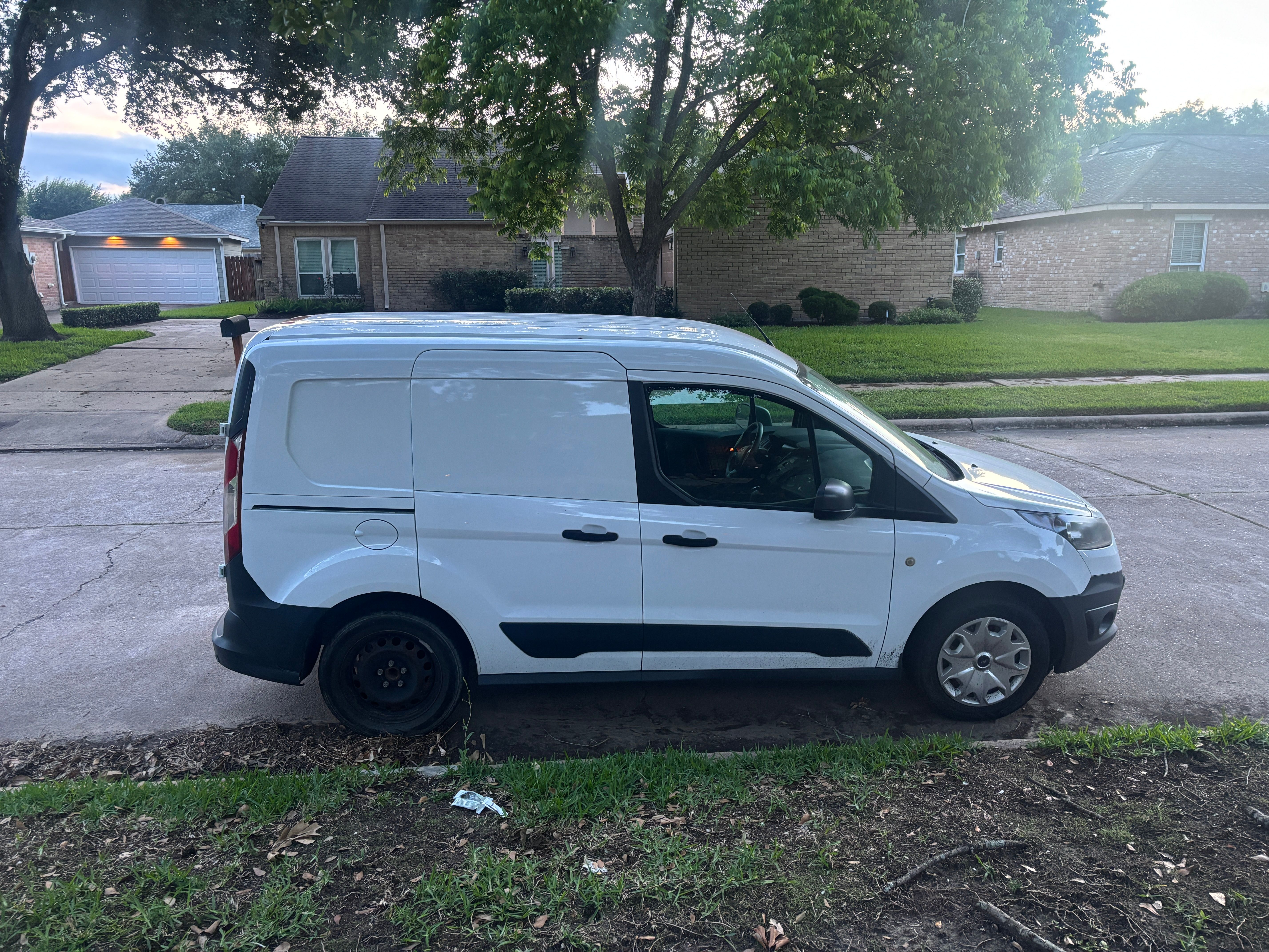 Used 2018 Ford Transit Connect XL FWD image 1