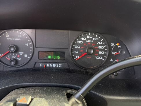 Used 2005 Ford F250 XL AWD/4WD image 11